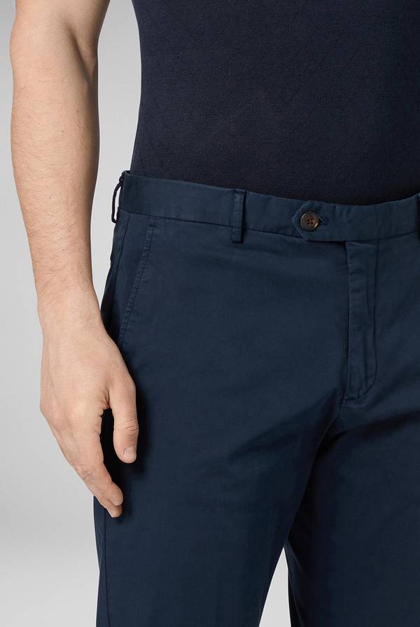 Lab. Pal Zileri Chino in cotone stretch tinto in capo Offerta