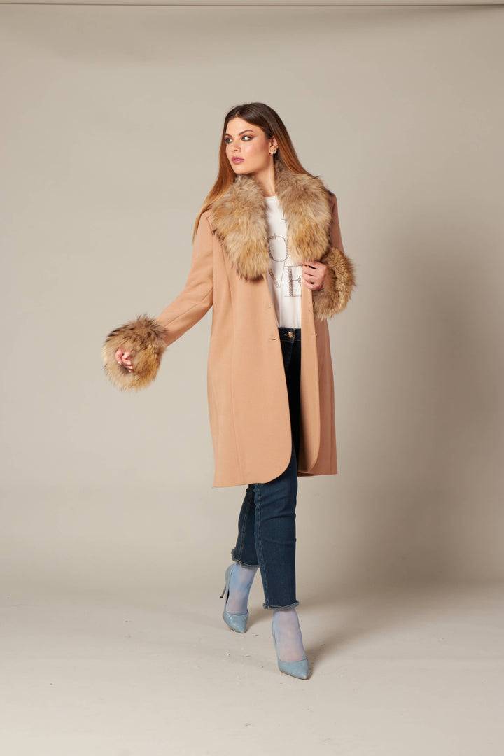 Oltre Tempo Cappotto con collo e polsi in pelliccia Qualità