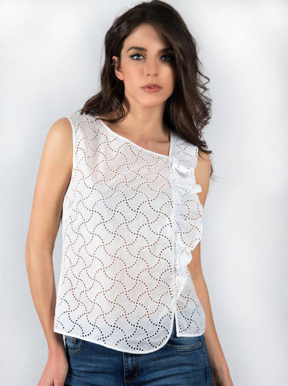 Oscalito Top Smanicato in Pizzo Sangallo Geometrico 4550 Convenienza