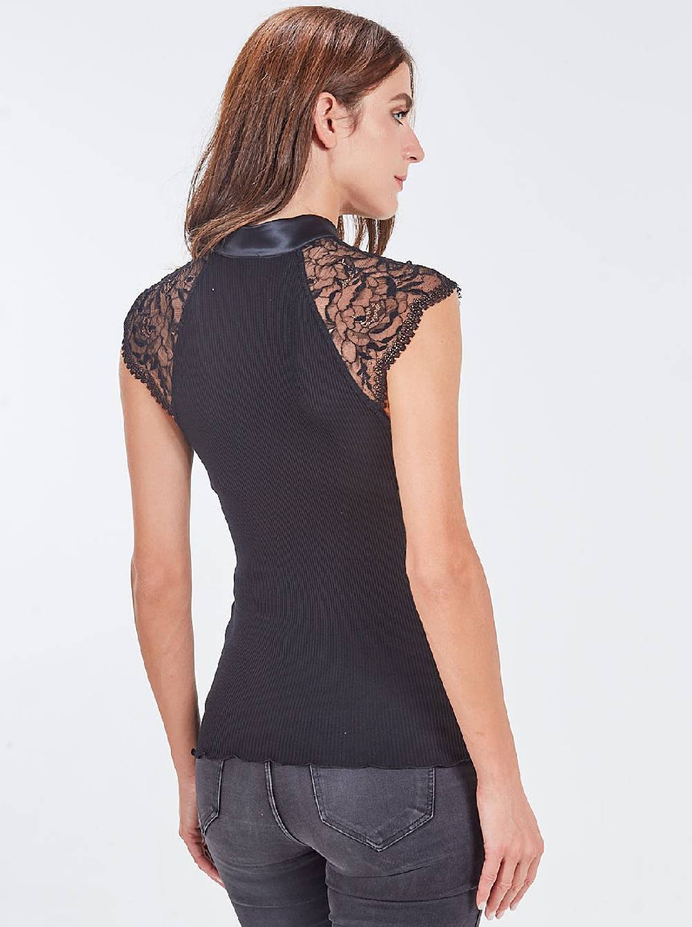 Oscalito Top smanicato con collo alla coreana in raso di pizzo chantilly 5866 Promozione Limitata
