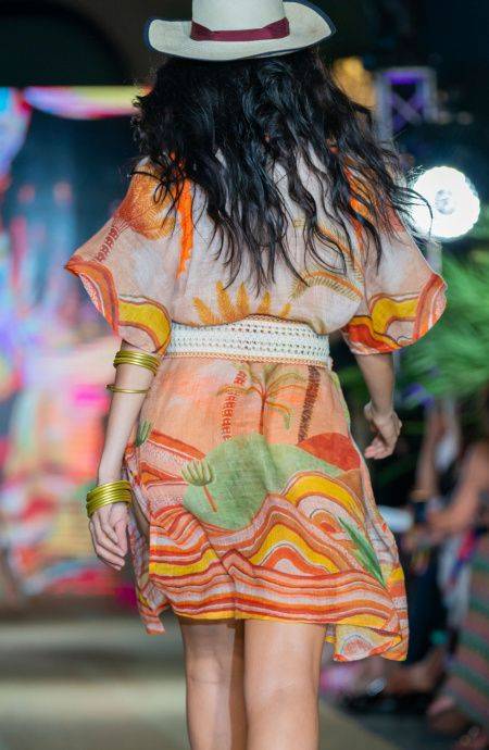 Pin Up Stars Poncho In Garza Stampa Dune Ultimo giorno
