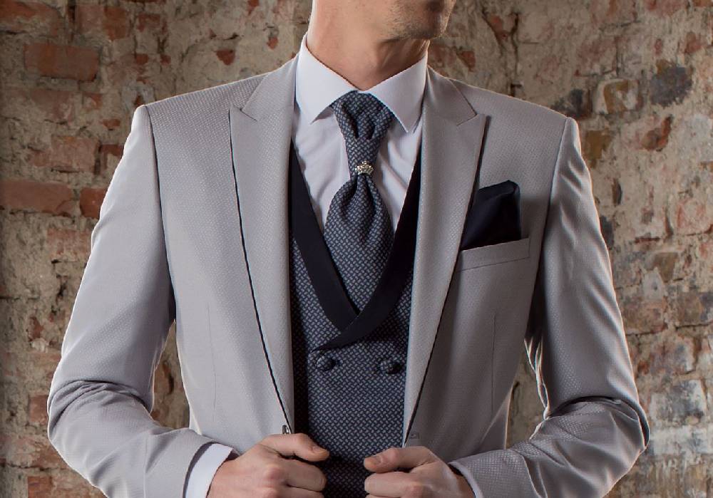Musani Milano Cerimonia Abito musani cerimonia grigio chiaro slim fit con petto a lancia Italia