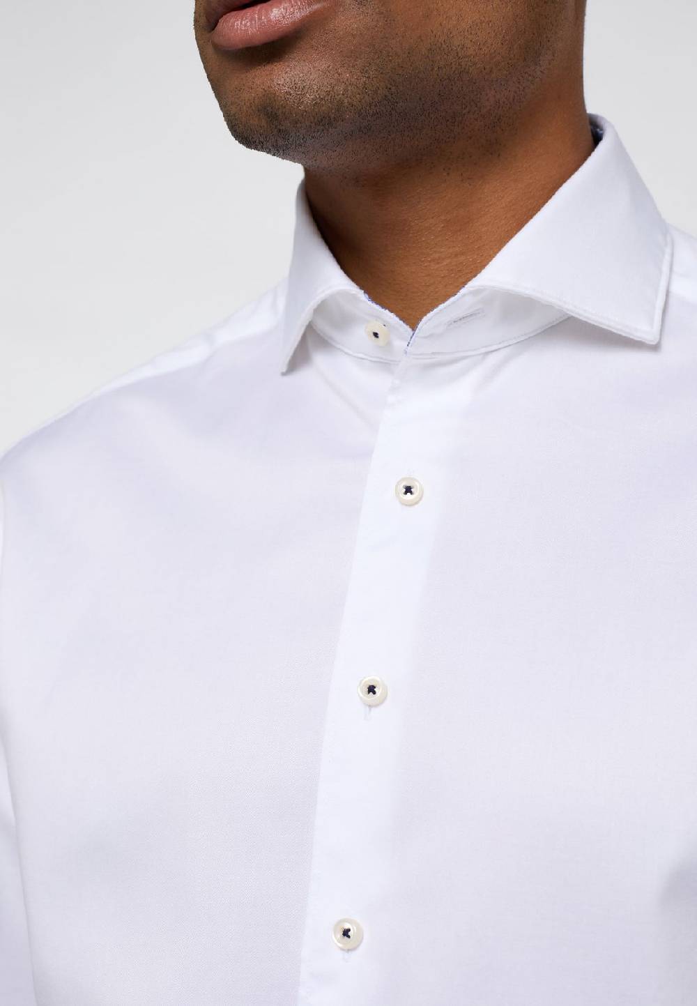 Eterna Camicia bianca eterna cotone twill ritorto modern fit interno in contrasto Offerte giornaliere