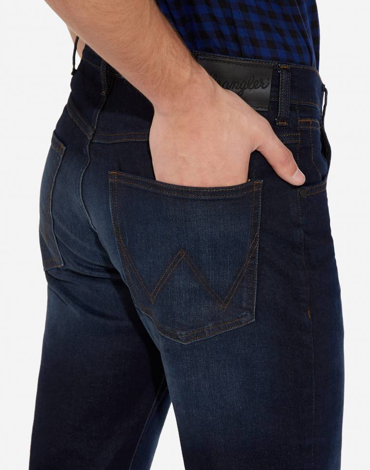 Wrangler Jeans wrangler denim soft luxe a gamba dritta tonalità deep indigo Affare Del Giorno