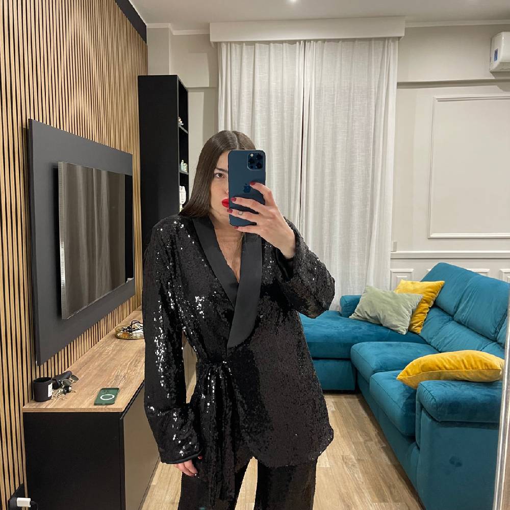 Lovely Sisters Tailleur in paillettes 2025