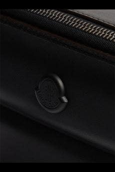 Oluxury Moncler Horizontal crossbody bag Vendita
