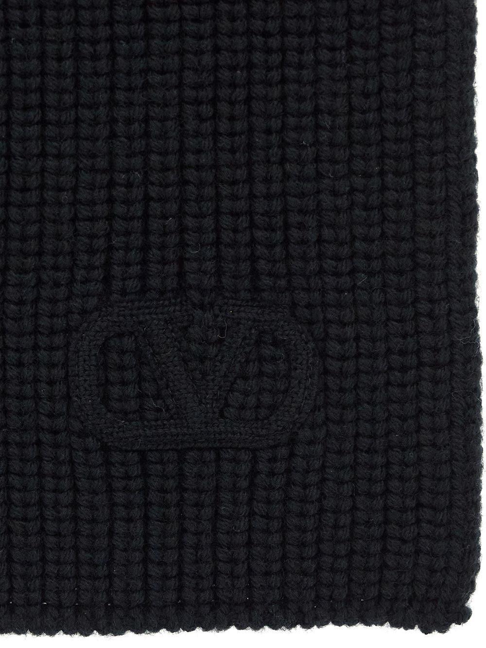 Oluxury Valentino Garavani Logo Scarf 2025