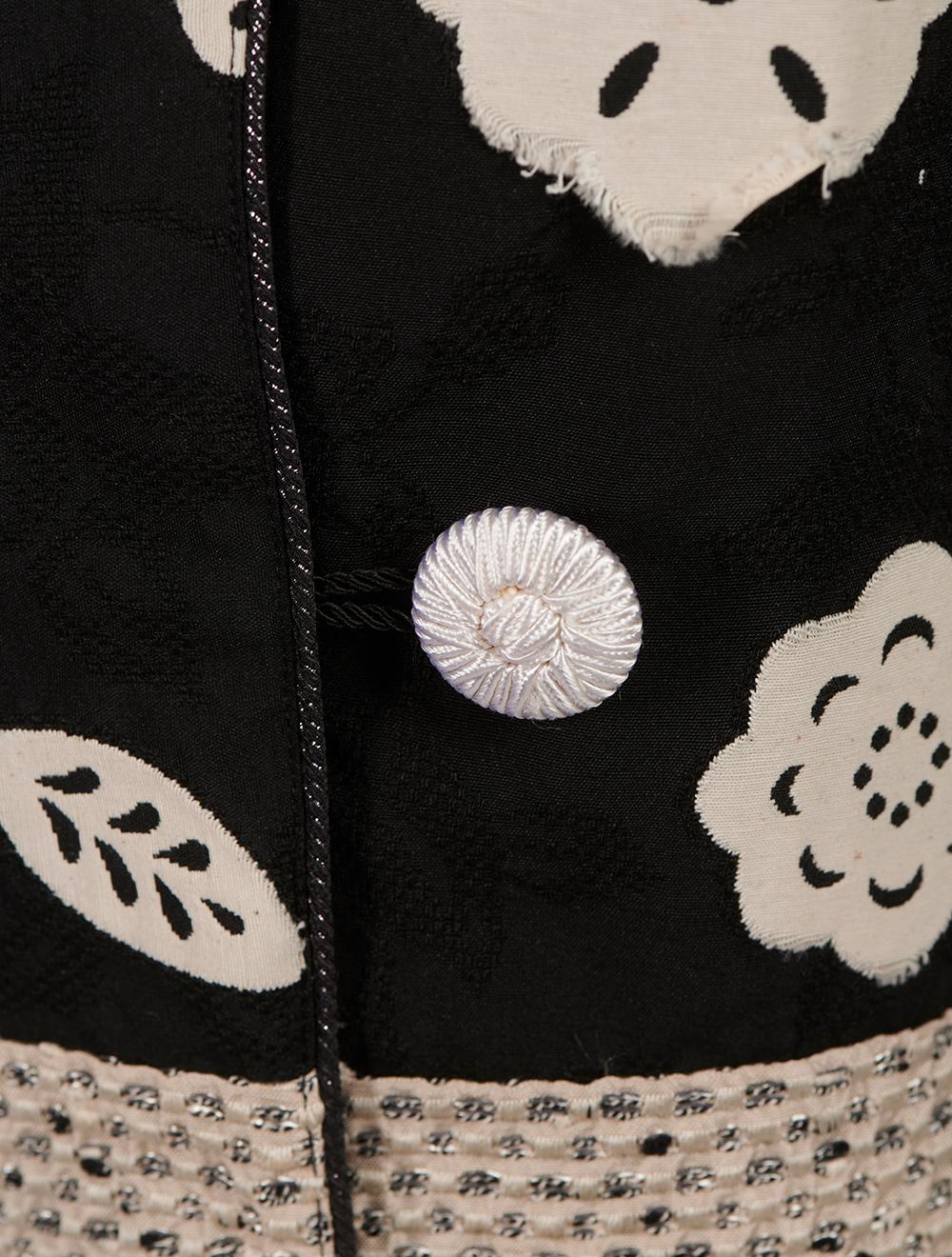 Save The Queen Spolverino 7/8 ecrù e nero in tessuti stampati operati e ricamati Presa