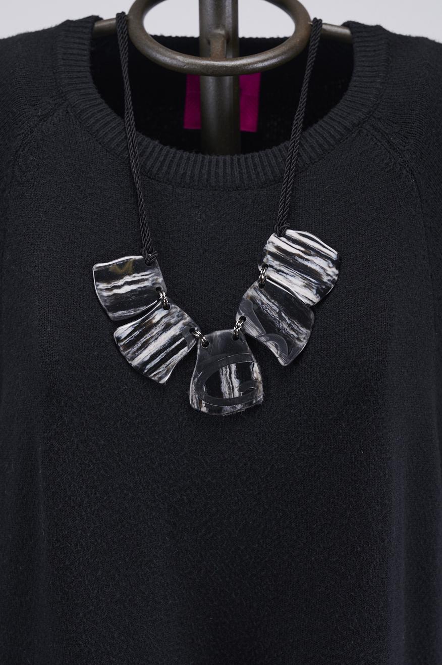 Save The Queen Maxi maglia con collana Shopping Online