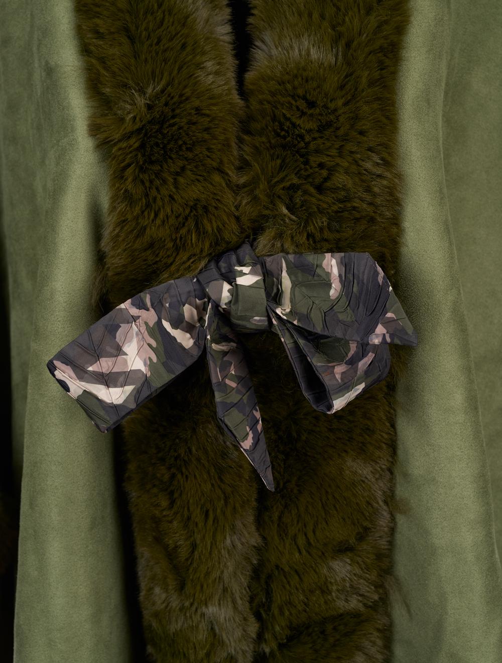 Save The Queen Mantella con frange in eco shearling Acquista Ora