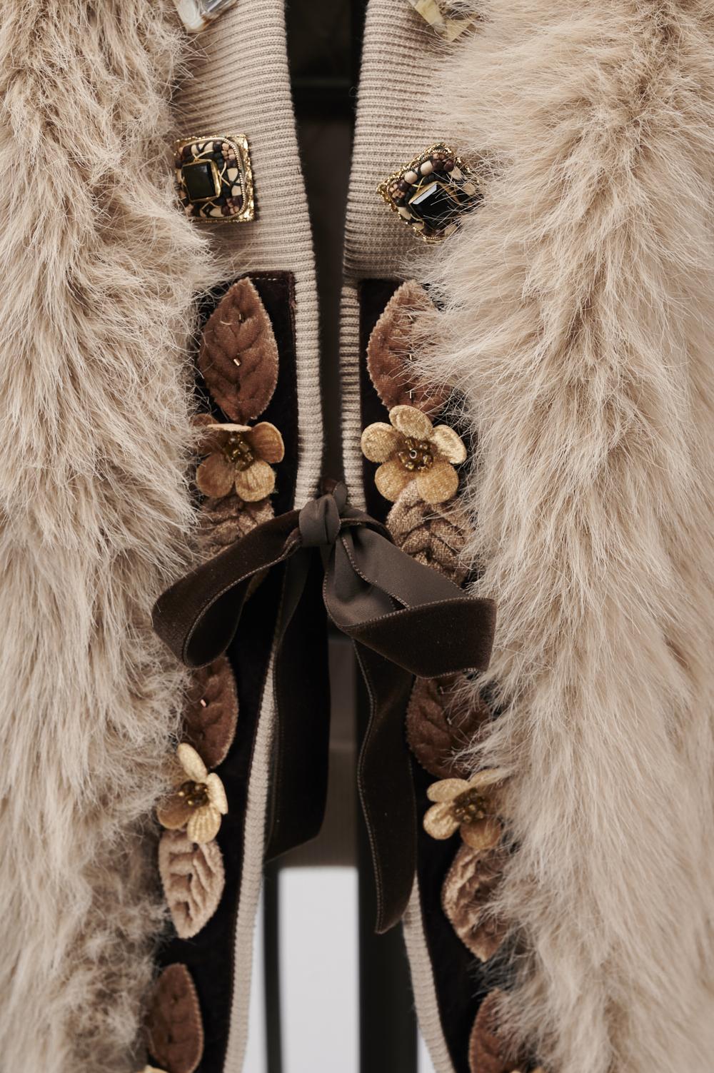 Save The Queen Giacchino in ecopelliccia beige Convenienza