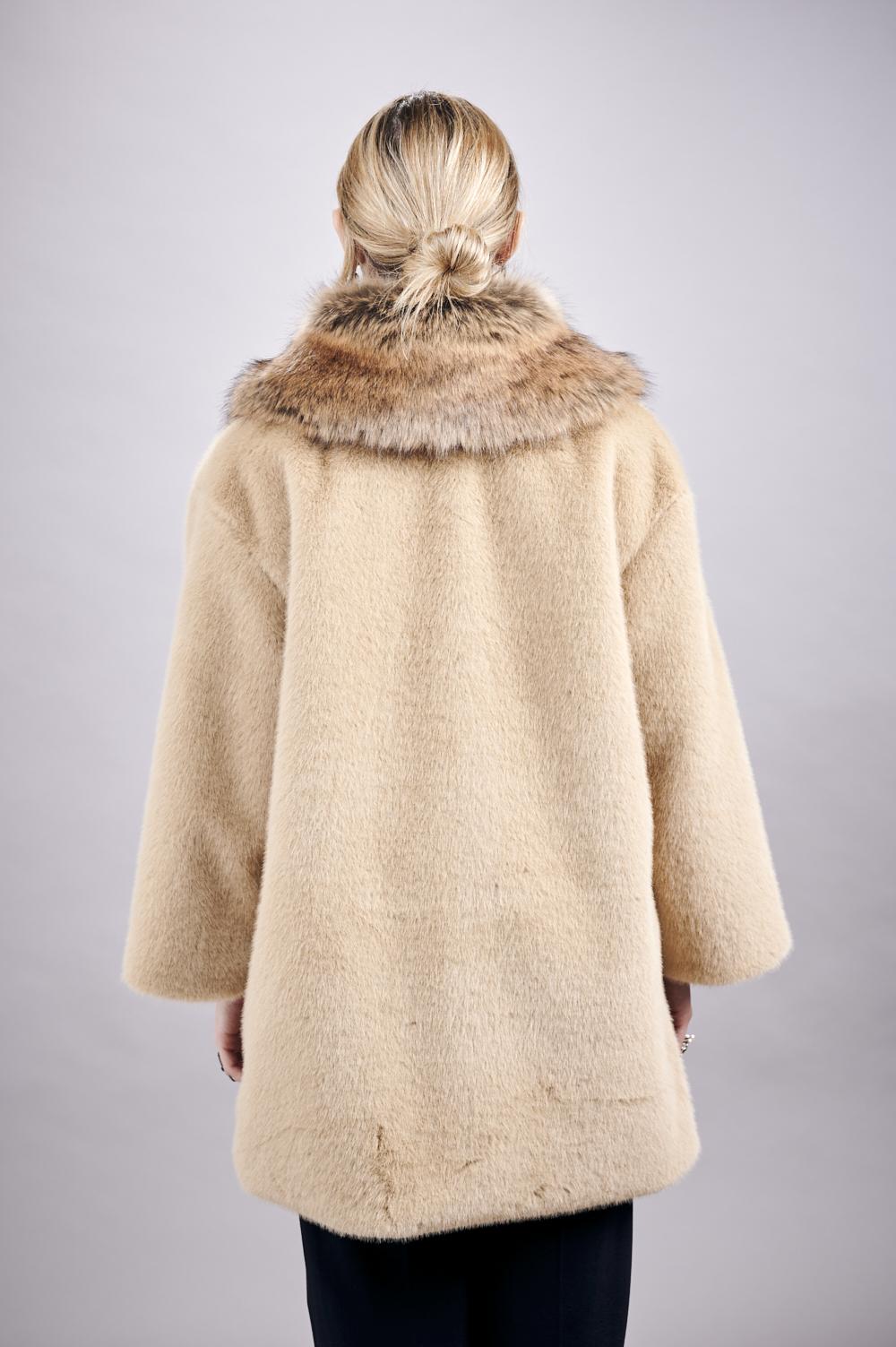 Save The Queen Cappottino in ecopelliccia beige Economico