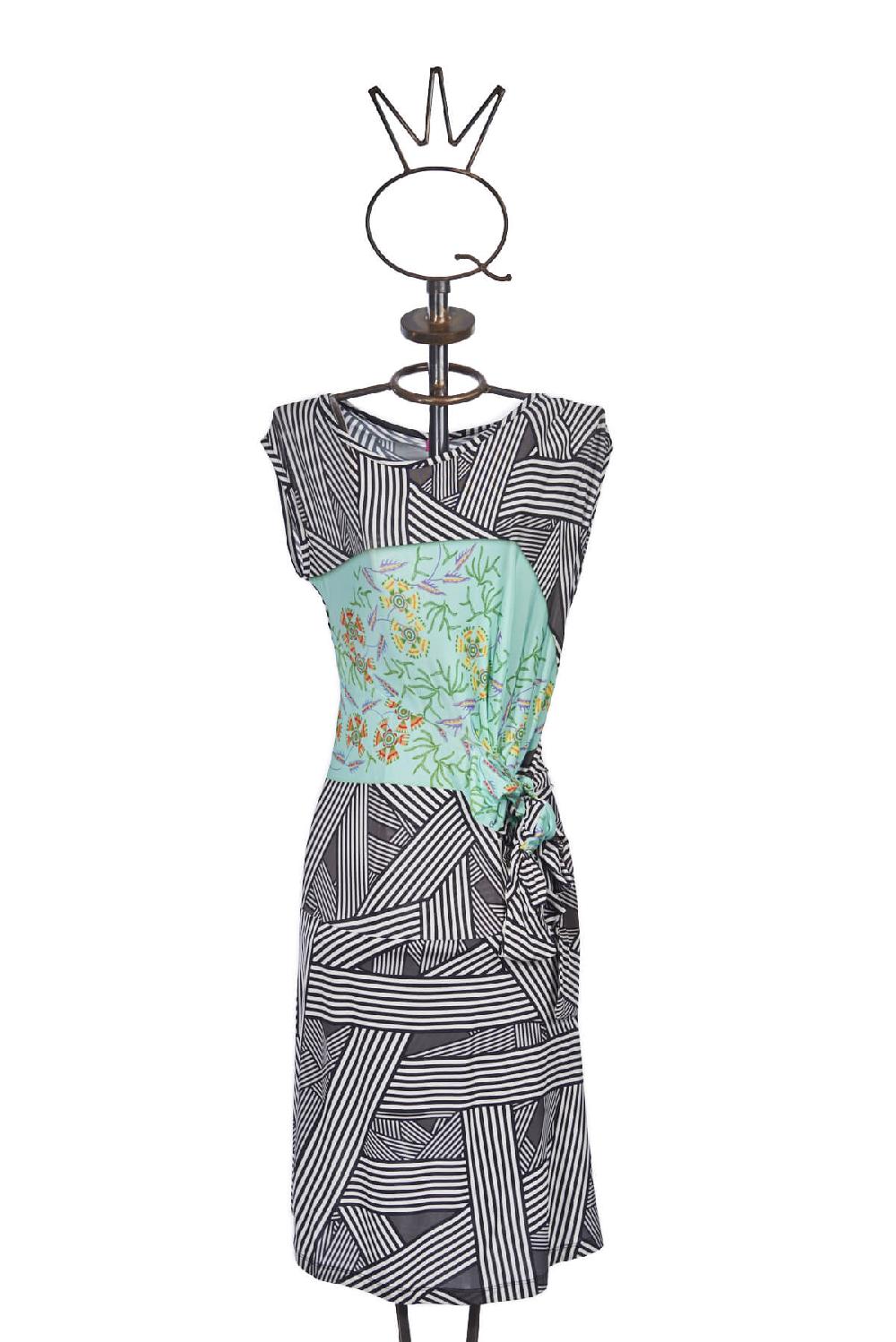 Save The Queen Vestito in jersey di viscosa con stampa dedicata all’Africa Italia