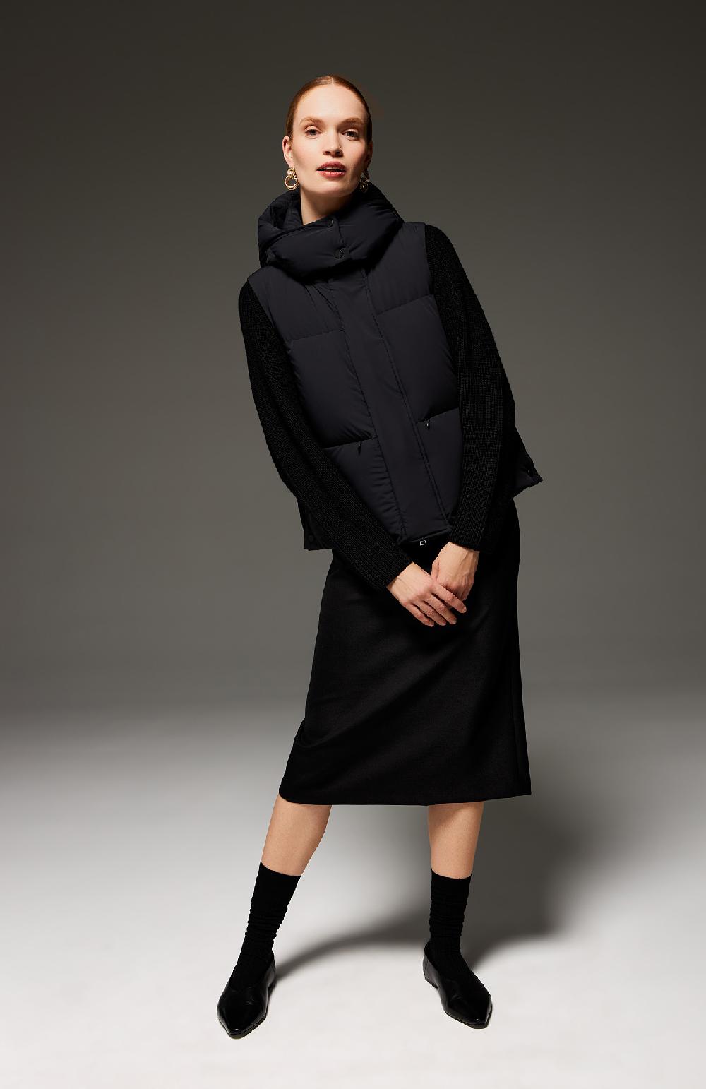 Seventy Gilet imbottito a collo alto con cappuccio - Col. Nero In Saldo