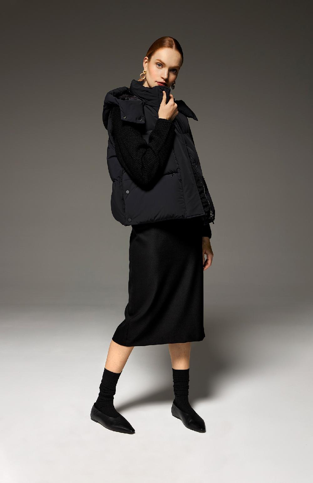 Seventy Gilet imbottito a collo alto con cappuccio - Col. Nero In Saldo