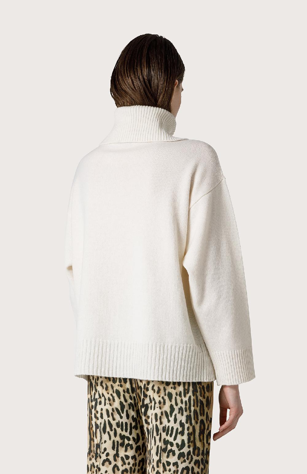 Seventy Dolcevita con collo aperto - Col. Bianco Offerte esclusive