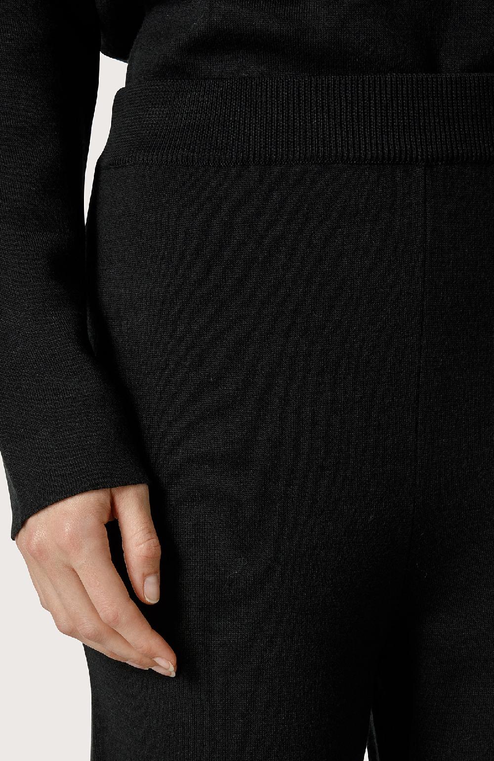 Seventy Pantalone tricot - Col. Nero Ultimi due giorni