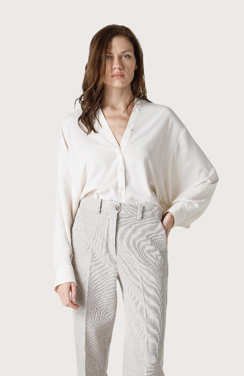 Seventy Camicia morbida con collo a V - Col. Bianco Sconti questo mese