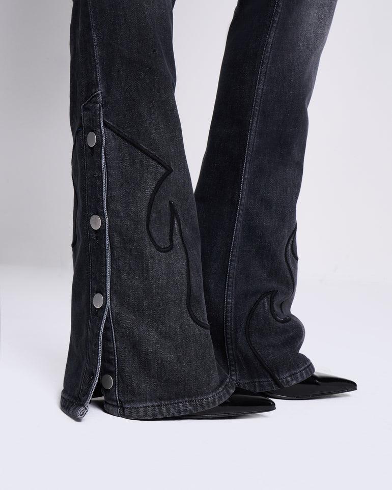 Silvian Heach Jeans a zampa Prezzo Ridotto