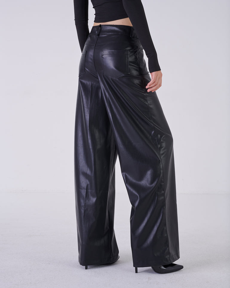Silvian Heach Pantaloni in eco-pelle Grandi sconti