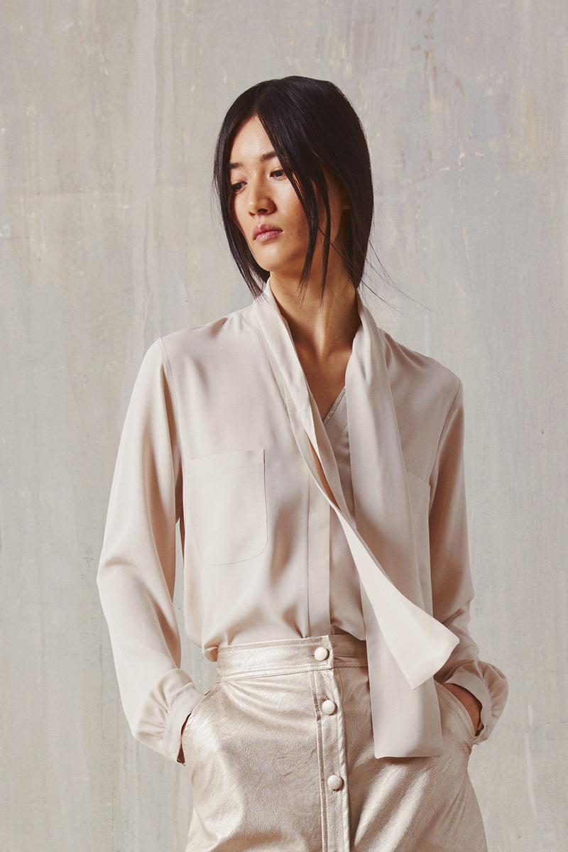 Shirtaporter CAMICIA CON FIOCCO E TASCHE Offerte
