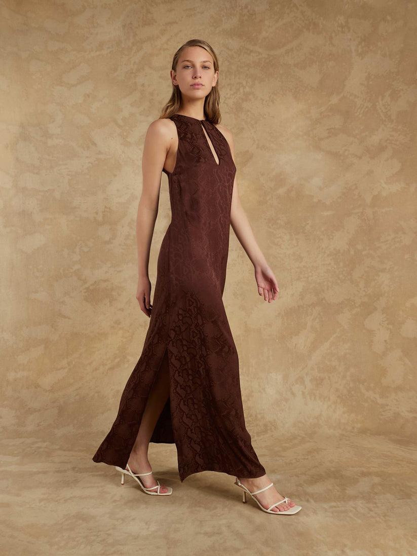 Space Simona Corsellini Abito in jacquard pitone con ampio scollo sul retro Promozione