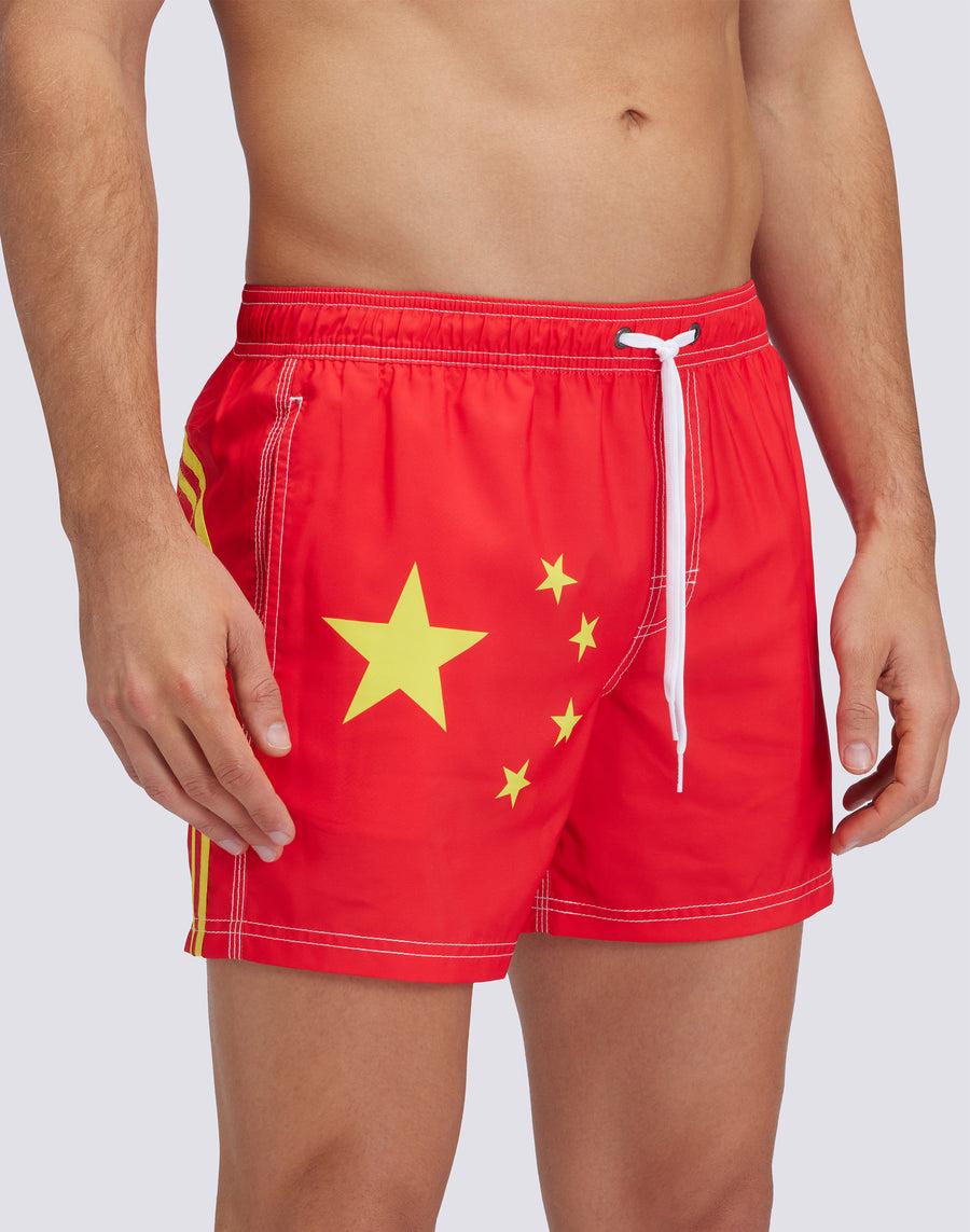 Sundek COSTUME DA BAGNO CORTO VITA ELASTICATA POLIESTERE RICICLATO REPREVE® BANDIERA CINA M504BDRT3FG425FG Sottocosto