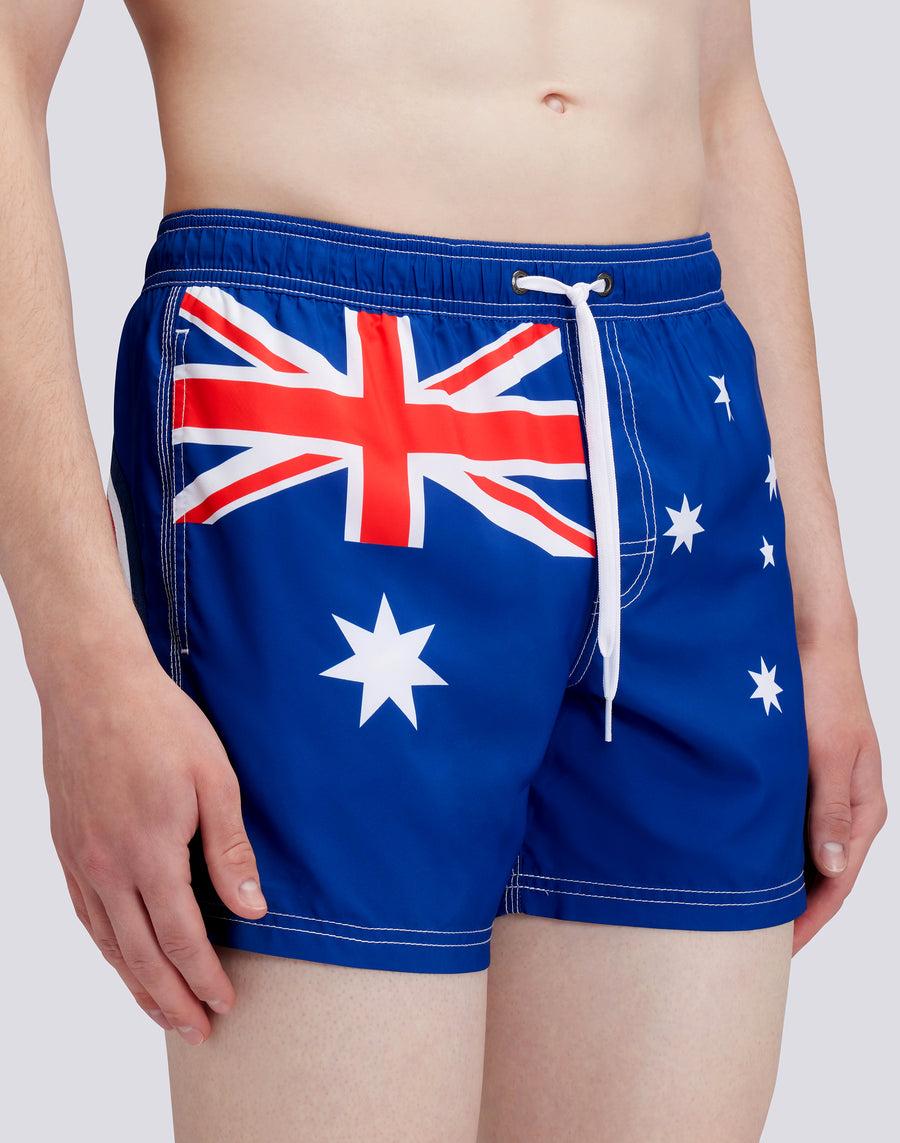 Sundek COSTUME DA BAGNO CORTO VITA ELASTICATA POLIESTERE RICICLATO REPREVE® BANDIERA AUSTRALIA M504BDRT3FG629FG Novità